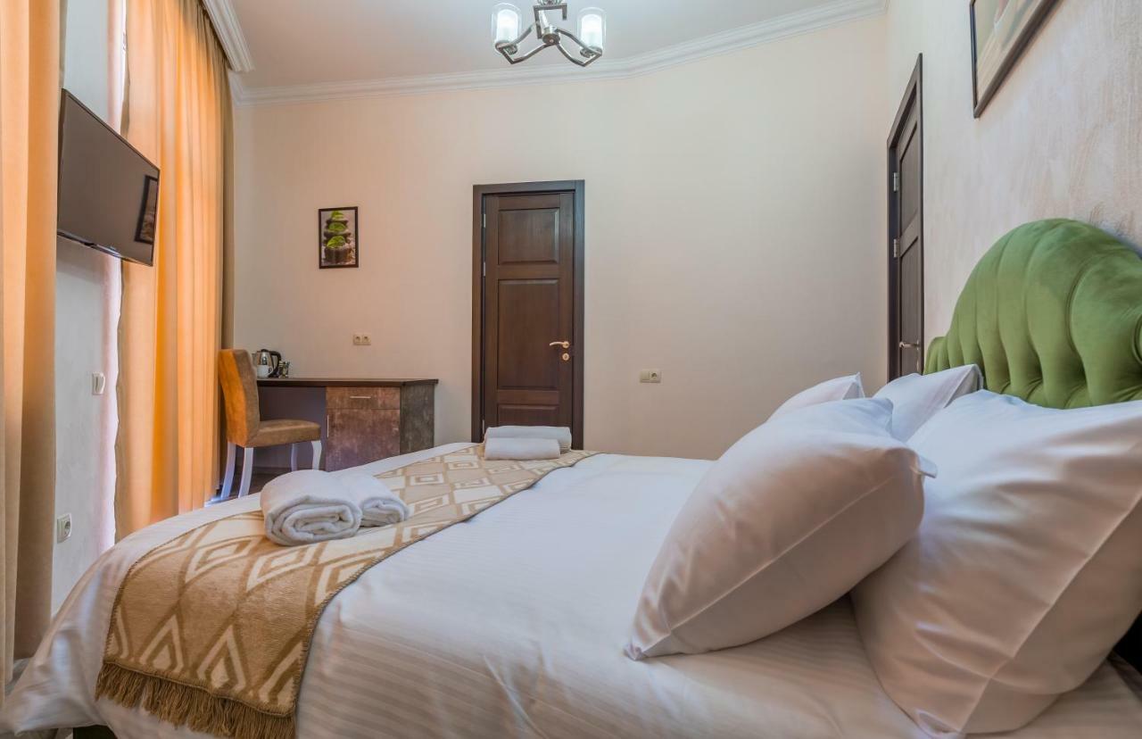 Golden Light Hotel Tbilisi Exterior foto