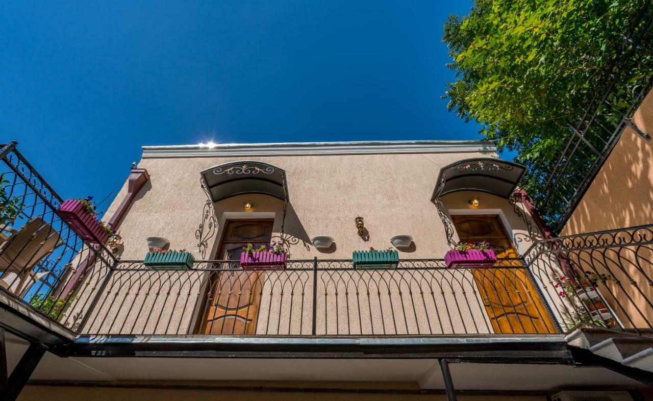 Golden Light Hotel Tbilisi Exterior foto